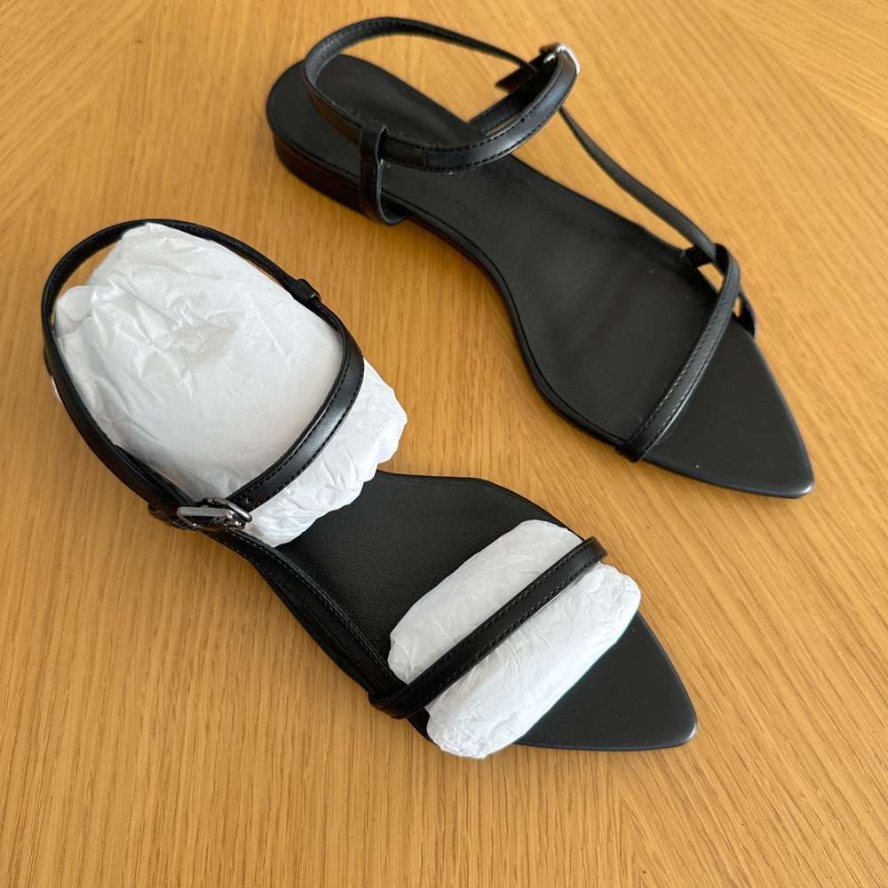 Chic Black Strappy Sandals